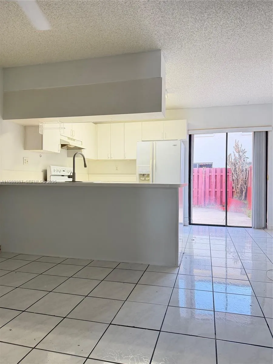 15450 Sw 74th Cir Ct 1204, Miami, Florida 33193, Miami, Florida 33193, 2 Bedrooms Bedrooms, ,2 BathroomsBathrooms,Residential Lease,For Rent,15450 Sw 74th Cir Ct 1204, Miami, Florida 33193,A11989387