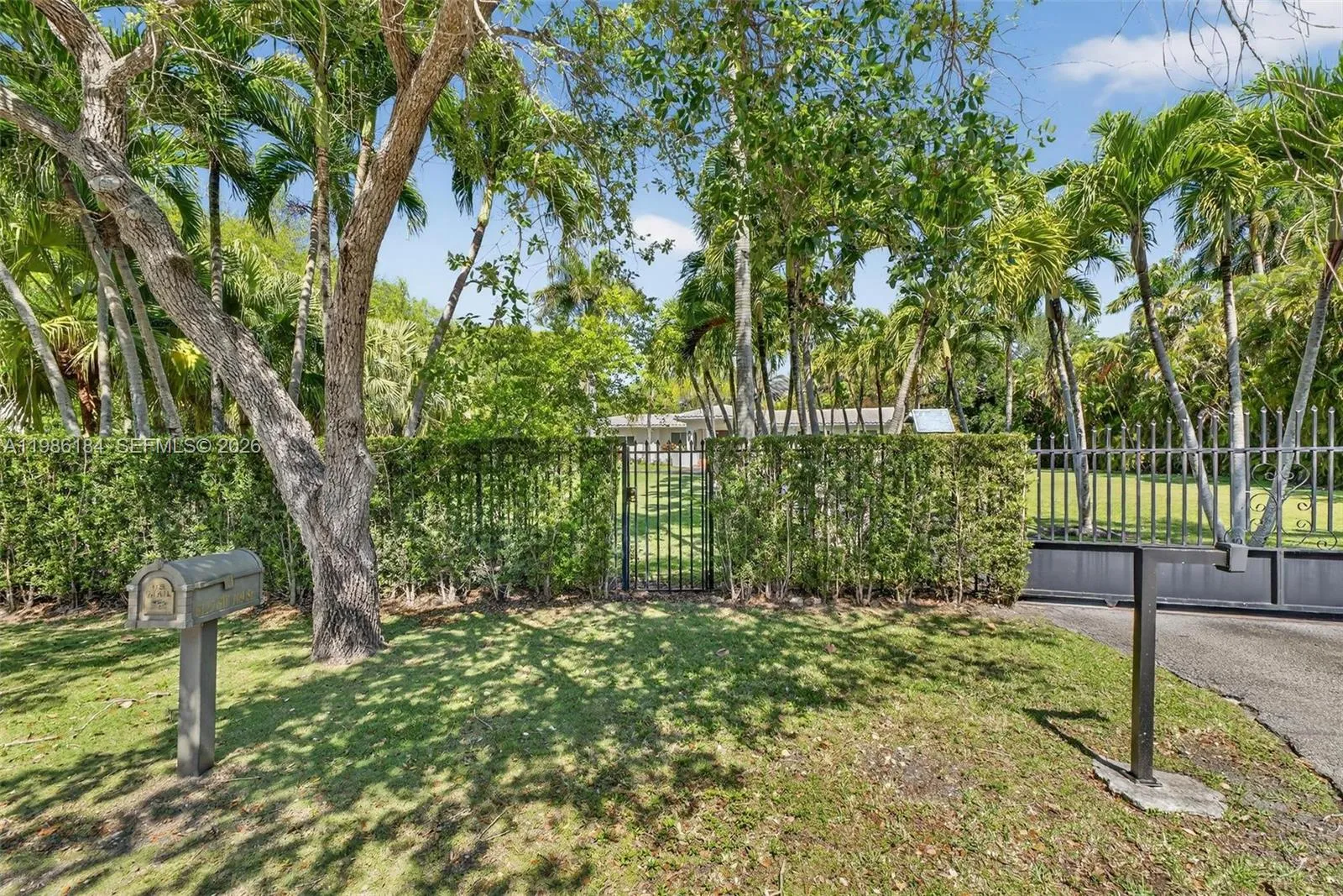 6125 Sw 109th St, Pinecrest, Florida 33156, Pinecrest, Florida 33156, 5 Bedrooms Bedrooms, ,5 BathroomsBathrooms,Residential,For Sale,6125 Sw 109th St, Pinecrest, Florida 33156,A11986184