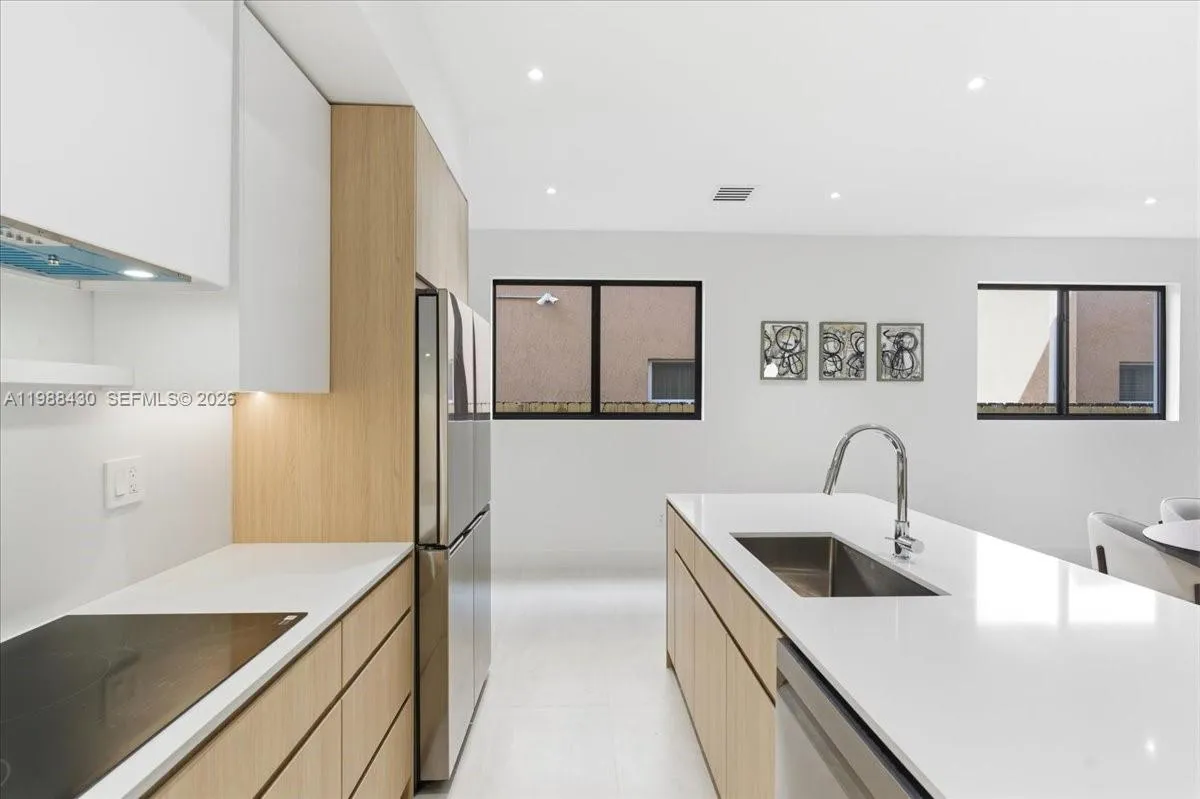 2925 Sw 36th Ave, Miami, Florida 33133, Miami, Florida 33133, 4 Bedrooms Bedrooms, ,5 BathroomsBathrooms,Residential,For Sale,2925 Sw 36th Ave, Miami, Florida 33133,A11988430