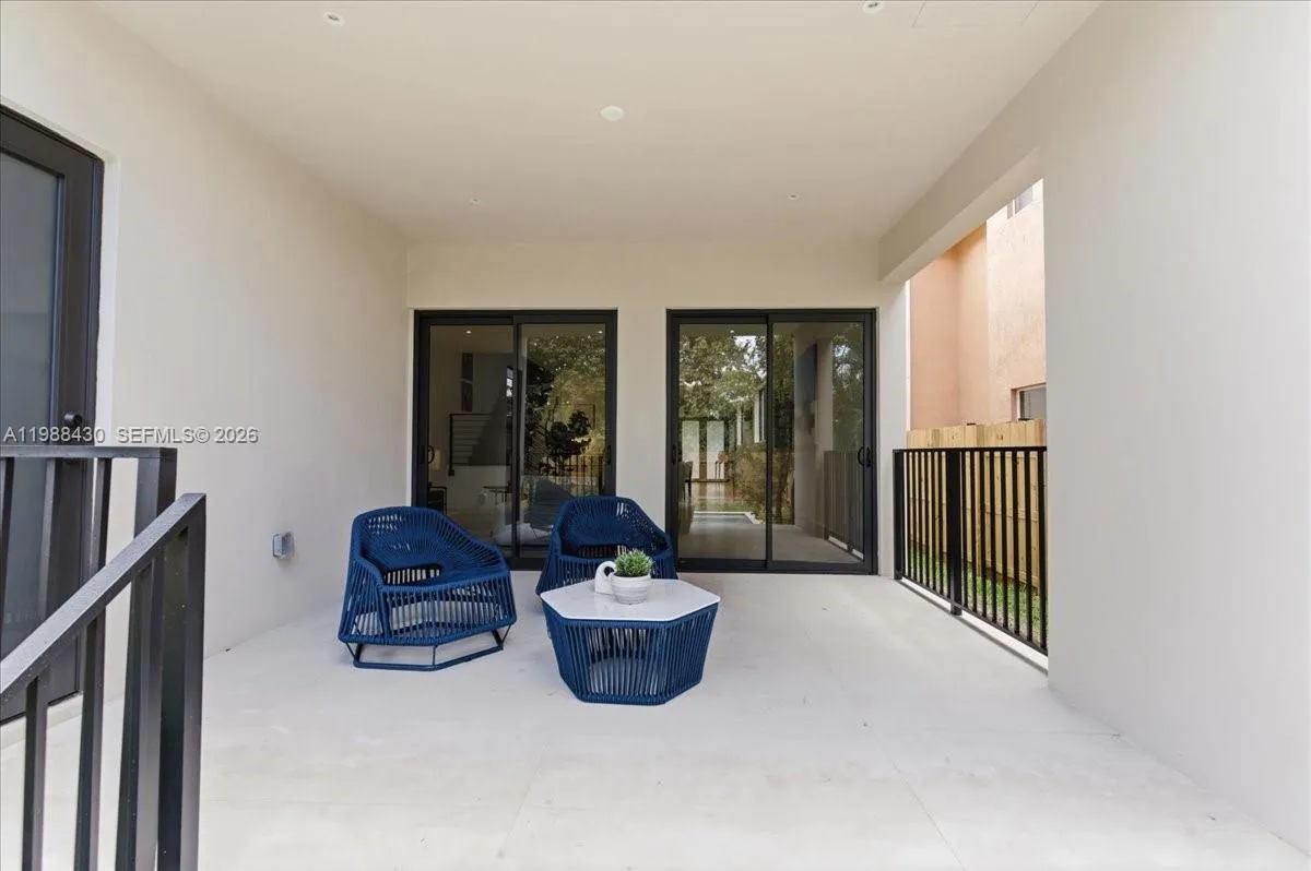 2925 Sw 36th Ave, Miami, Florida 33133, Miami, Florida 33133, 4 Bedrooms Bedrooms, ,5 BathroomsBathrooms,Residential,For Sale,2925 Sw 36th Ave, Miami, Florida 33133,A11988430