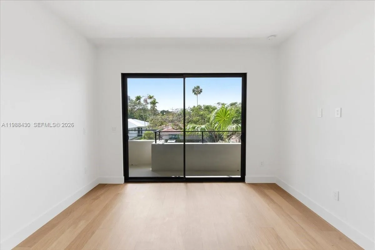 2925 Sw 36th Ave, Miami, Florida 33133, Miami, Florida 33133, 4 Bedrooms Bedrooms, ,5 BathroomsBathrooms,Residential,For Sale,2925 Sw 36th Ave, Miami, Florida 33133,A11988430