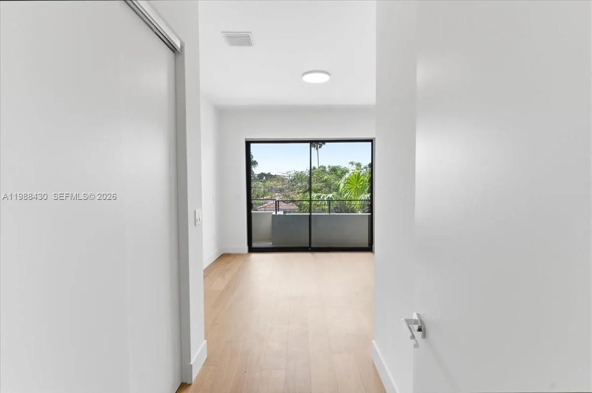 2925 Sw 36th Ave, Miami, Florida 33133, Miami, Florida 33133, 4 Bedrooms Bedrooms, ,5 BathroomsBathrooms,Residential,For Sale,2925 Sw 36th Ave, Miami, Florida 33133,A11988430