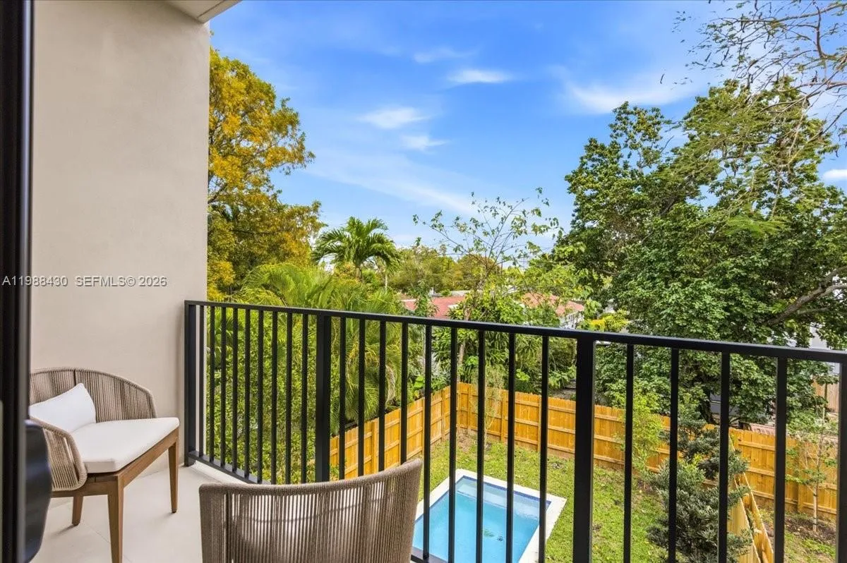 2925 Sw 36th Ave, Miami, Florida 33133, Miami, Florida 33133, 4 Bedrooms Bedrooms, ,5 BathroomsBathrooms,Residential,For Sale,2925 Sw 36th Ave, Miami, Florida 33133,A11988430