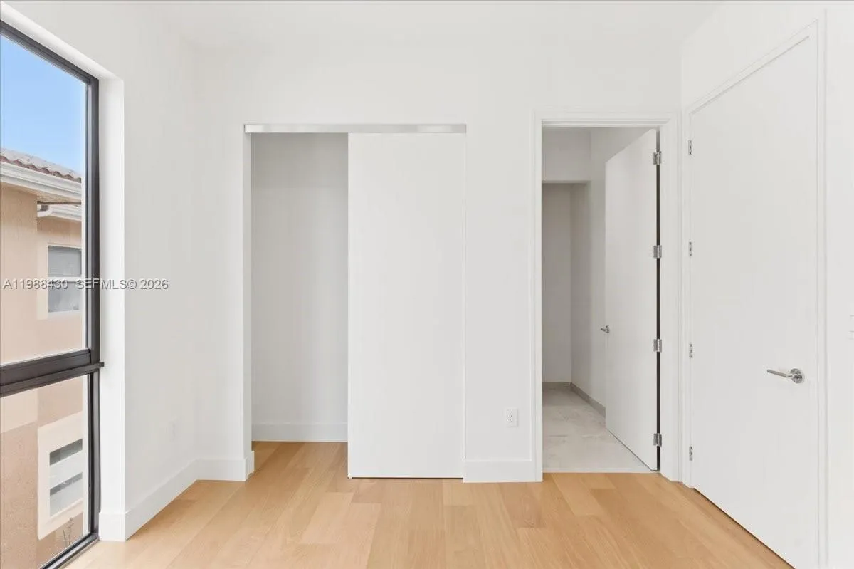 2925 Sw 36th Ave, Miami, Florida 33133, Miami, Florida 33133, 4 Bedrooms Bedrooms, ,5 BathroomsBathrooms,Residential,For Sale,2925 Sw 36th Ave, Miami, Florida 33133,A11988430