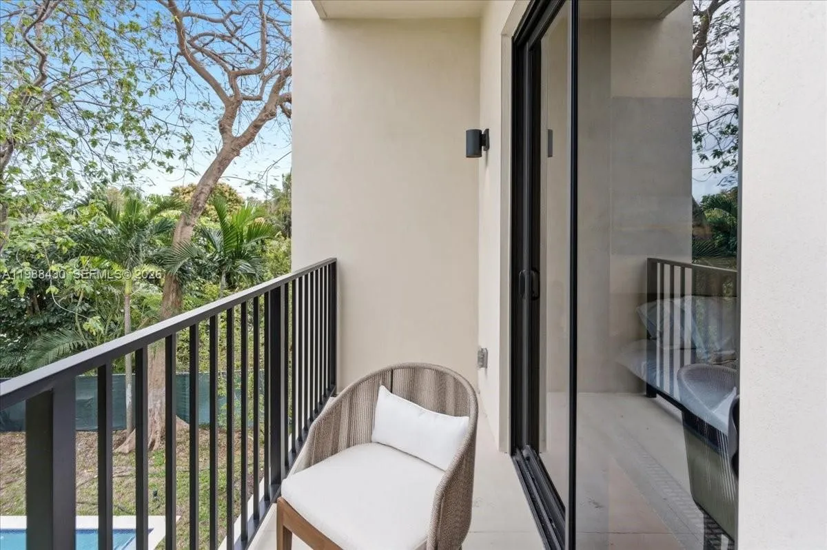 2925 Sw 36th Ave, Miami, Florida 33133, Miami, Florida 33133, 4 Bedrooms Bedrooms, ,5 BathroomsBathrooms,Residential,For Sale,2925 Sw 36th Ave, Miami, Florida 33133,A11988430