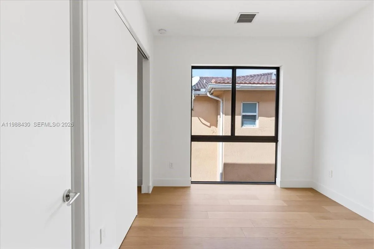 2925 Sw 36th Ave, Miami, Florida 33133, Miami, Florida 33133, 4 Bedrooms Bedrooms, ,5 BathroomsBathrooms,Residential,For Sale,2925 Sw 36th Ave, Miami, Florida 33133,A11988430