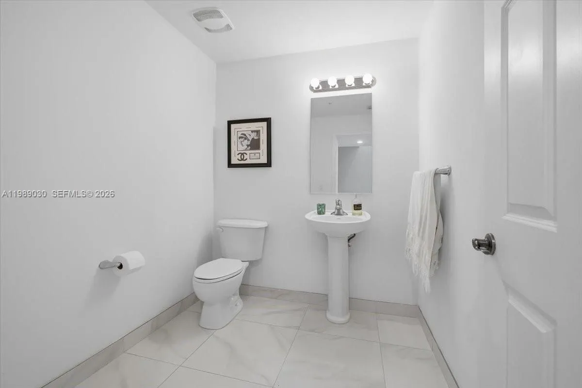 8390 Sw 72nd Ave 106, Miami, Florida 33143, Miami, Florida 33143, 2 Bedrooms Bedrooms, ,2 BathroomsBathrooms,Residential Lease,For Rent,8390 Sw 72nd Ave 106, Miami, Florida 33143,A11989030