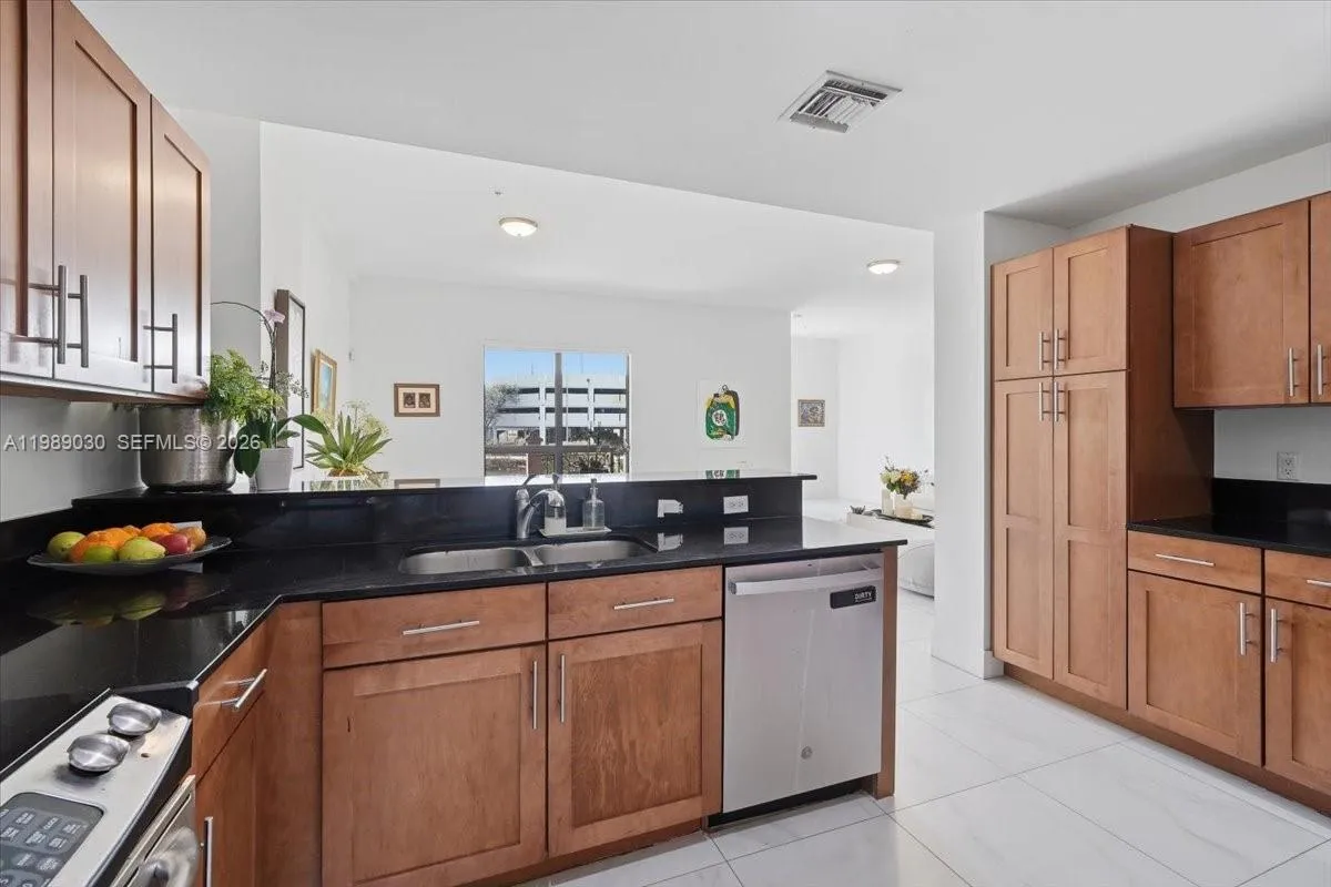 8390 Sw 72nd Ave 106, Miami, Florida 33143, Miami, Florida 33143, 2 Bedrooms Bedrooms, ,2 BathroomsBathrooms,Residential Lease,For Rent,8390 Sw 72nd Ave 106, Miami, Florida 33143,A11989030