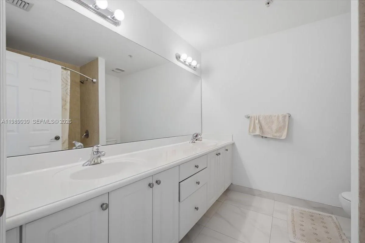 8390 Sw 72nd Ave 106, Miami, Florida 33143, Miami, Florida 33143, 2 Bedrooms Bedrooms, ,2 BathroomsBathrooms,Residential Lease,For Rent,8390 Sw 72nd Ave 106, Miami, Florida 33143,A11989030