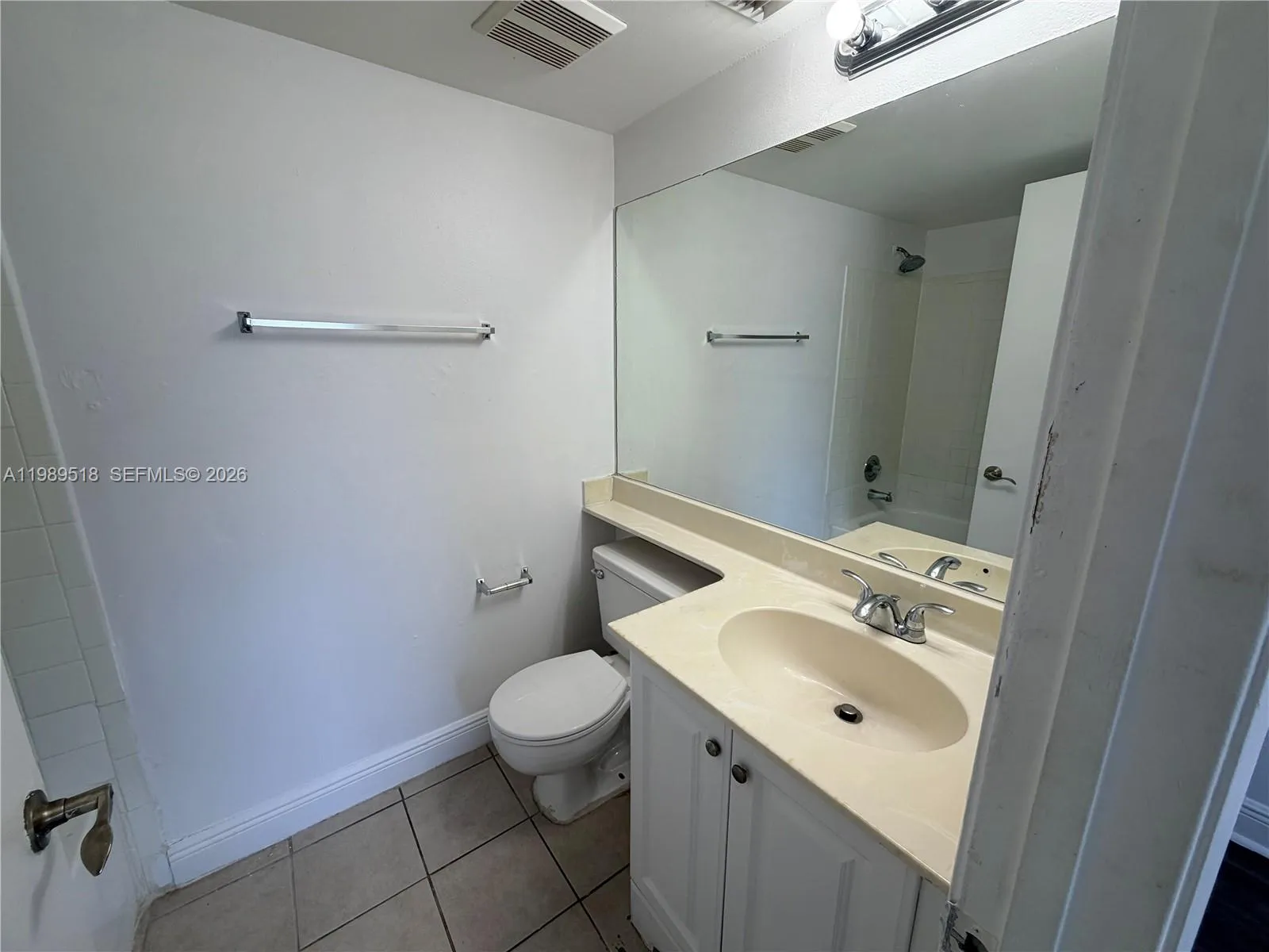 5720 Rock Island Rd 400, Tamarac, Florida 33319, Tamarac, Florida 33319, 2 Bedrooms Bedrooms, ,2 BathroomsBathrooms,Residential Lease,For Rent,5720 Rock Island Rd 400, Tamarac, Florida 33319,A11989518