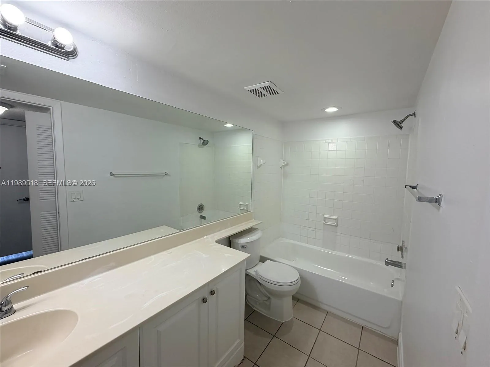5720 Rock Island Rd 400, Tamarac, Florida 33319, Tamarac, Florida 33319, 2 Bedrooms Bedrooms, ,2 BathroomsBathrooms,Residential Lease,For Rent,5720 Rock Island Rd 400, Tamarac, Florida 33319,A11989518
