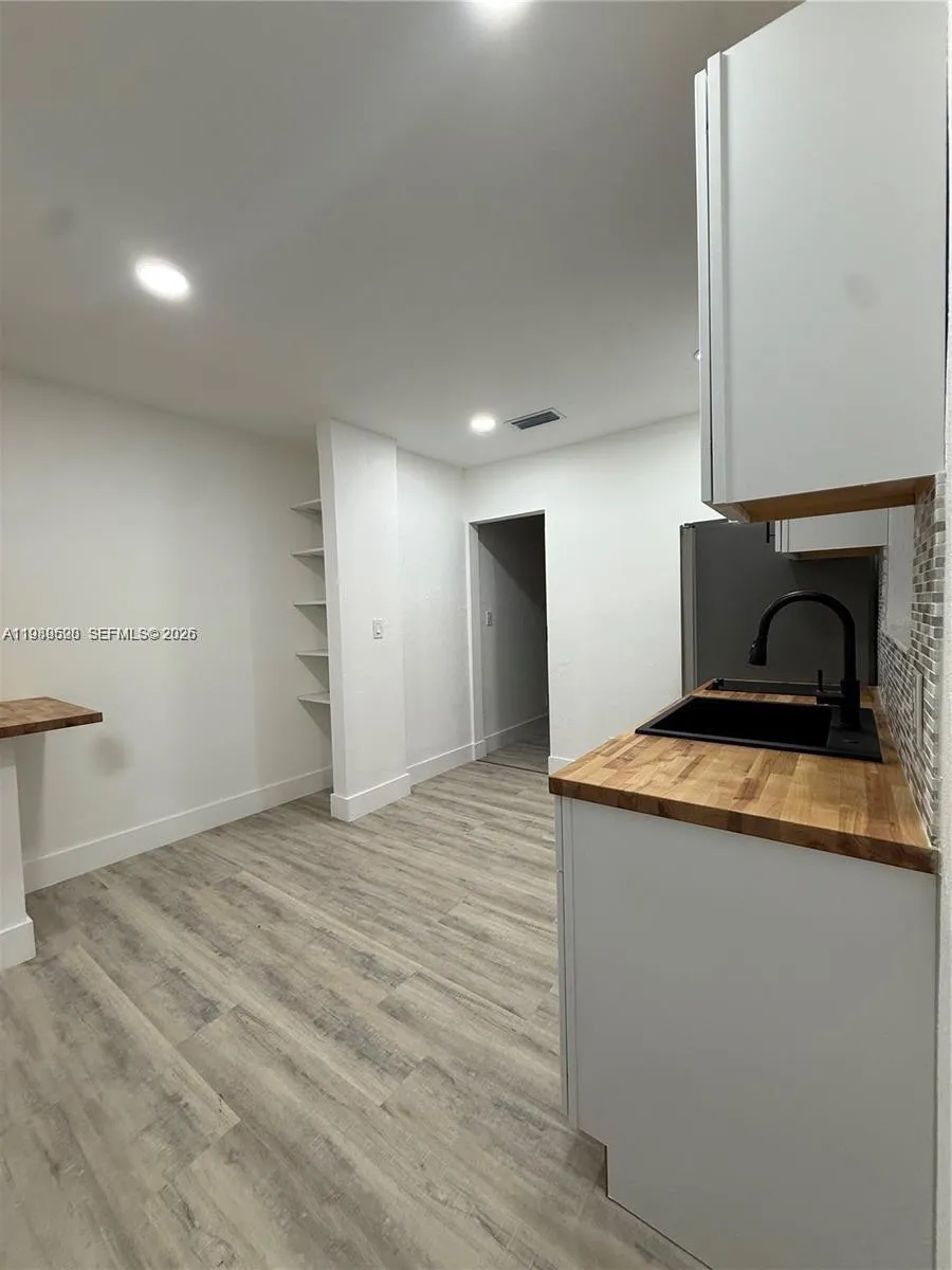5413 Sw 23rd St 3, West Park, Florida 33023, West Park, Florida 33023, 1 Bedroom Bedrooms, ,1 BathroomBathrooms,Residential Lease,For Rent,5413 Sw 23rd St 3, West Park, Florida 33023,A11989520