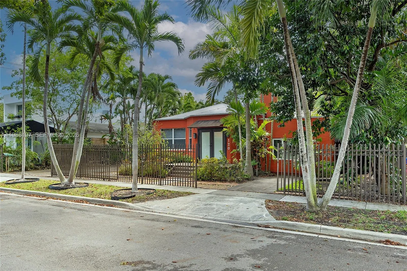 120 Sw 24th Rd, Miami, Florida 33129, Miami, Florida 33129, 4 Bedrooms Bedrooms, ,3 BathroomsBathrooms,Residential,For Sale,120 Sw 24th Rd, Miami, Florida 33129,A11988197