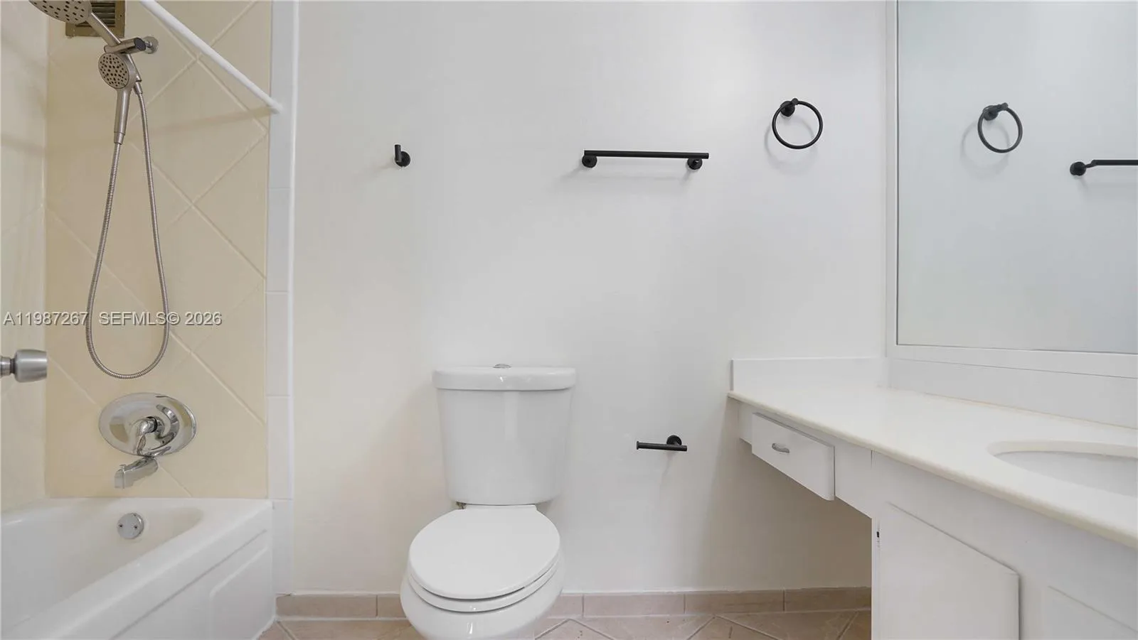 6770 Indian Creek Dr 14e, Miami Beach, Florida 331, Miami Beach, Florida 33141, 2 Bedrooms Bedrooms, ,2 BathroomsBathrooms,Residential Lease,For Rent,6770 Indian Creek Dr 14e, Miami Beach, Florida 331,A11987267