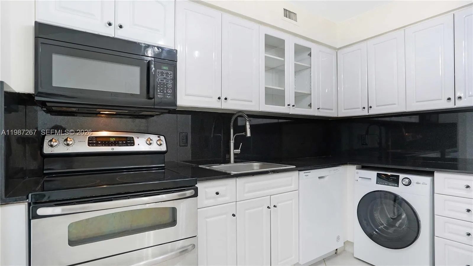 6770 Indian Creek Dr 14e, Miami Beach, Florida 331, Miami Beach, Florida 33141, 2 Bedrooms Bedrooms, ,2 BathroomsBathrooms,Residential Lease,For Rent,6770 Indian Creek Dr 14e, Miami Beach, Florida 331,A11987267