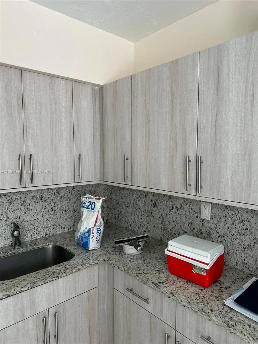 375 E 4th St 4, Hialeah, Florida 33010, Hialeah, Florida 33010, 1 Bedroom Bedrooms, ,1 BathroomBathrooms,Residential Lease,For Rent,375 E 4th St 4, Hialeah, Florida 33010,A11989040