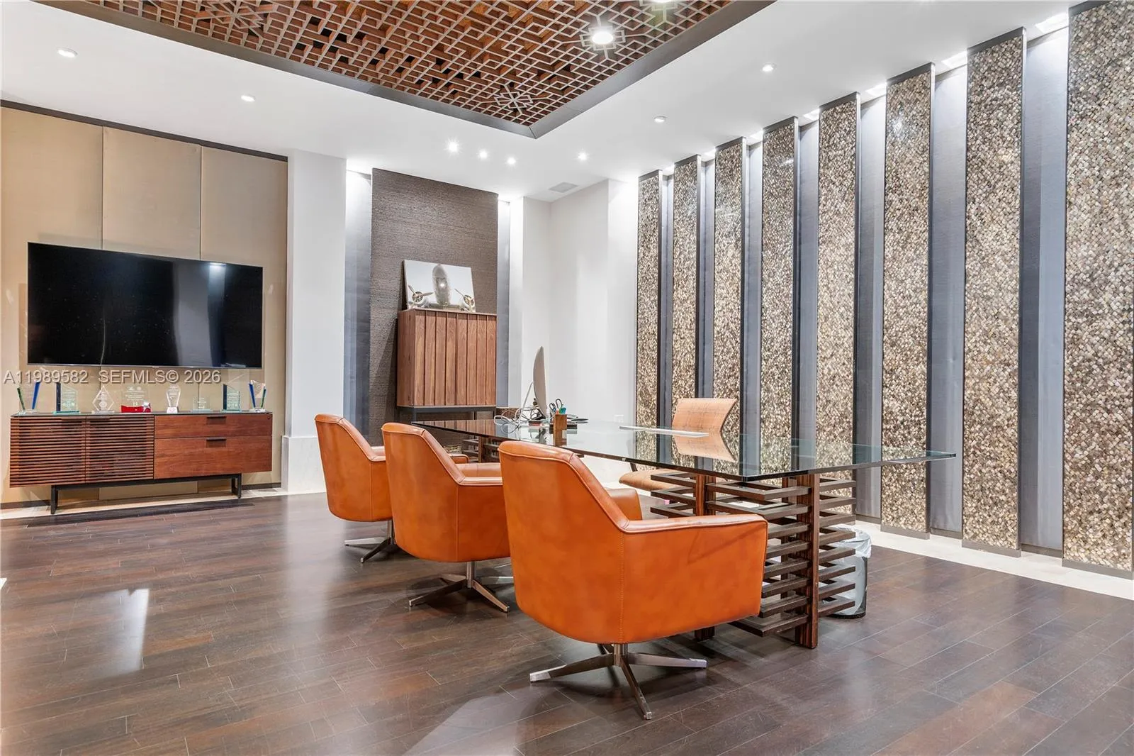 2404 Hollywood Blvd, Hollywood, Florida 33020, Hollywood, Florida 33020, ,Commercial Lease,For Rent,2404 Hollywood Blvd, Hollywood, Florida 33020,A11989582