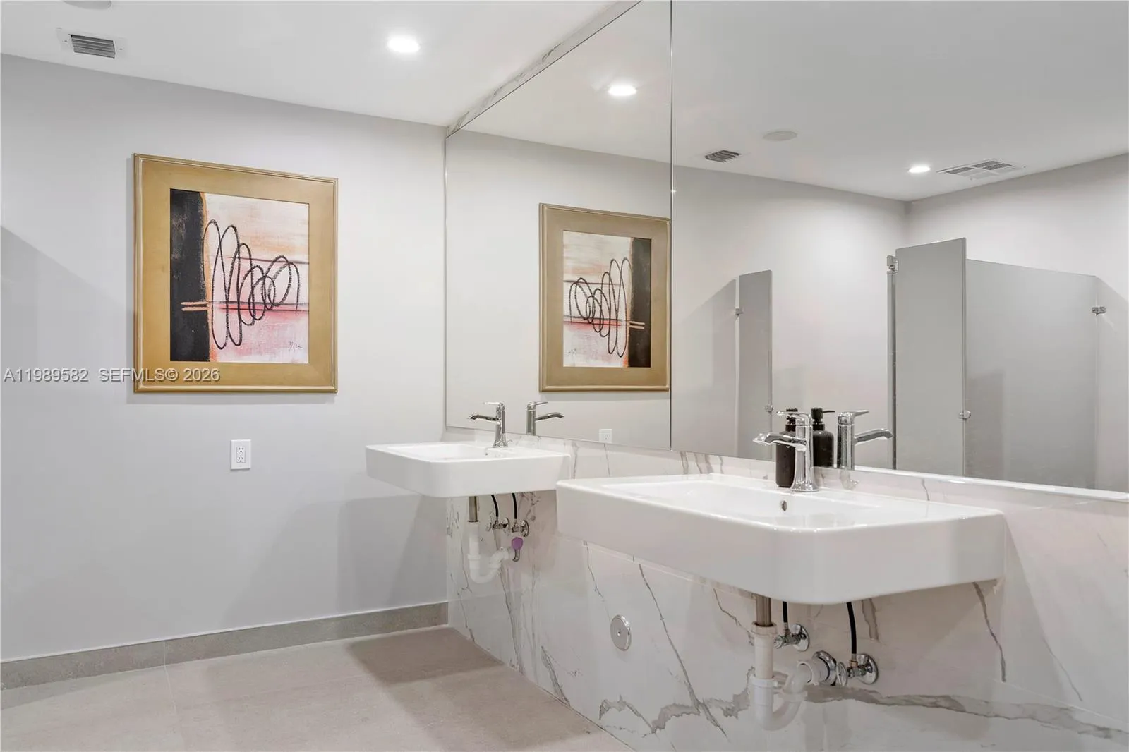 2404 Hollywood Blvd, Hollywood, Florida 33020, Hollywood, Florida 33020, ,Commercial Lease,For Rent,2404 Hollywood Blvd, Hollywood, Florida 33020,A11989582