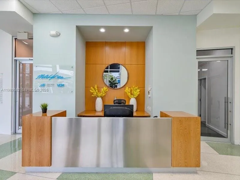 2404 Hollywood Blvd, Hollywood, Florida 33020, Hollywood, Florida 33020, ,Commercial Lease,For Rent,2404 Hollywood Blvd, Hollywood, Florida 33020,A11989582