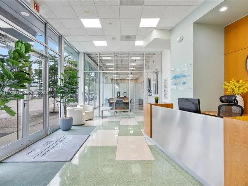 2404 Hollywood Blvd, Hollywood, Florida 33020, Hollywood, Florida 33020, ,Commercial Lease,For Rent,2404 Hollywood Blvd, Hollywood, Florida 33020,A11989582