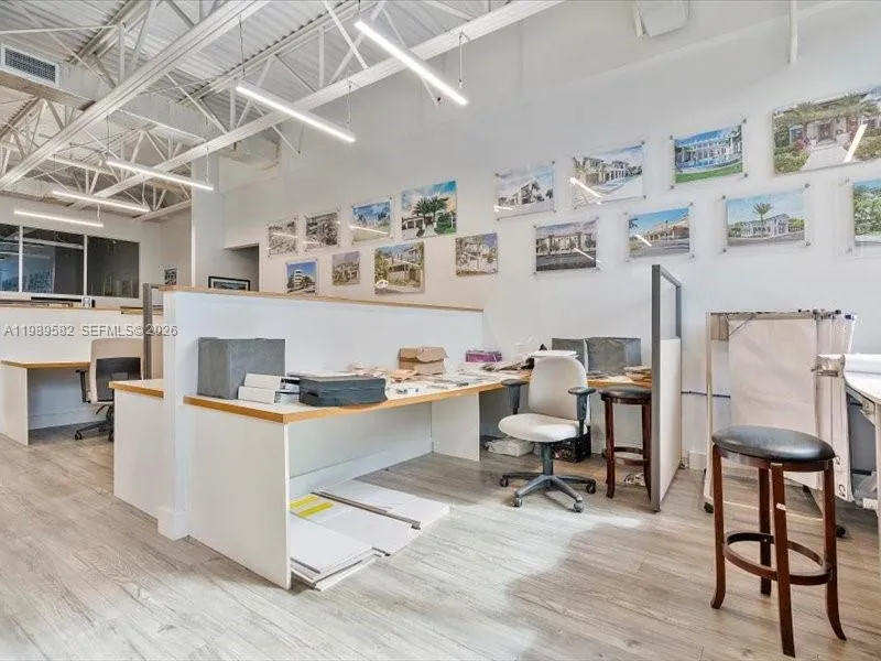 2404 Hollywood Blvd, Hollywood, Florida 33020, Hollywood, Florida 33020, ,Commercial Lease,For Rent,2404 Hollywood Blvd, Hollywood, Florida 33020,A11989582