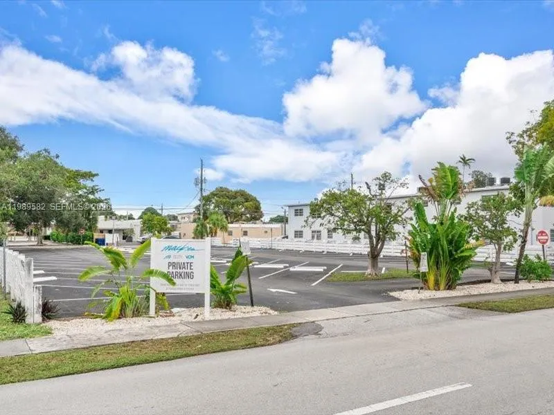 2404 Hollywood Blvd, Hollywood, Florida 33020, Hollywood, Florida 33020, ,Commercial Lease,For Rent,2404 Hollywood Blvd, Hollywood, Florida 33020,A11989582