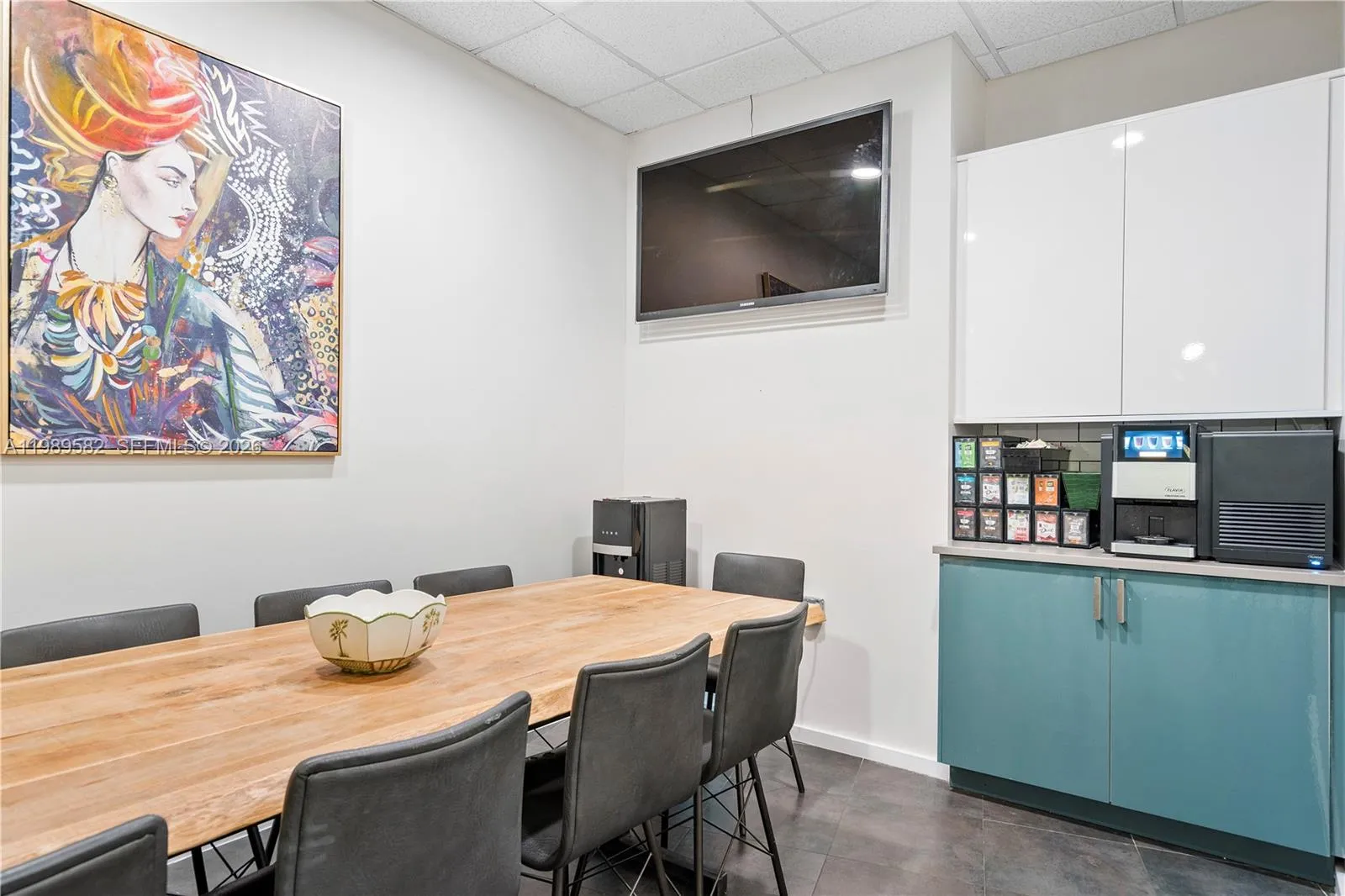 2404 Hollywood Blvd, Hollywood, Florida 33020, Hollywood, Florida 33020, ,Commercial Lease,For Rent,2404 Hollywood Blvd, Hollywood, Florida 33020,A11989582