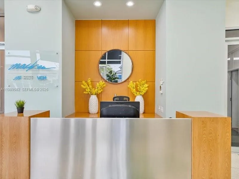 2404 Hollywood Blvd, Hollywood, Florida 33020, Hollywood, Florida 33020, ,Commercial Lease,For Rent,2404 Hollywood Blvd, Hollywood, Florida 33020,A11989582