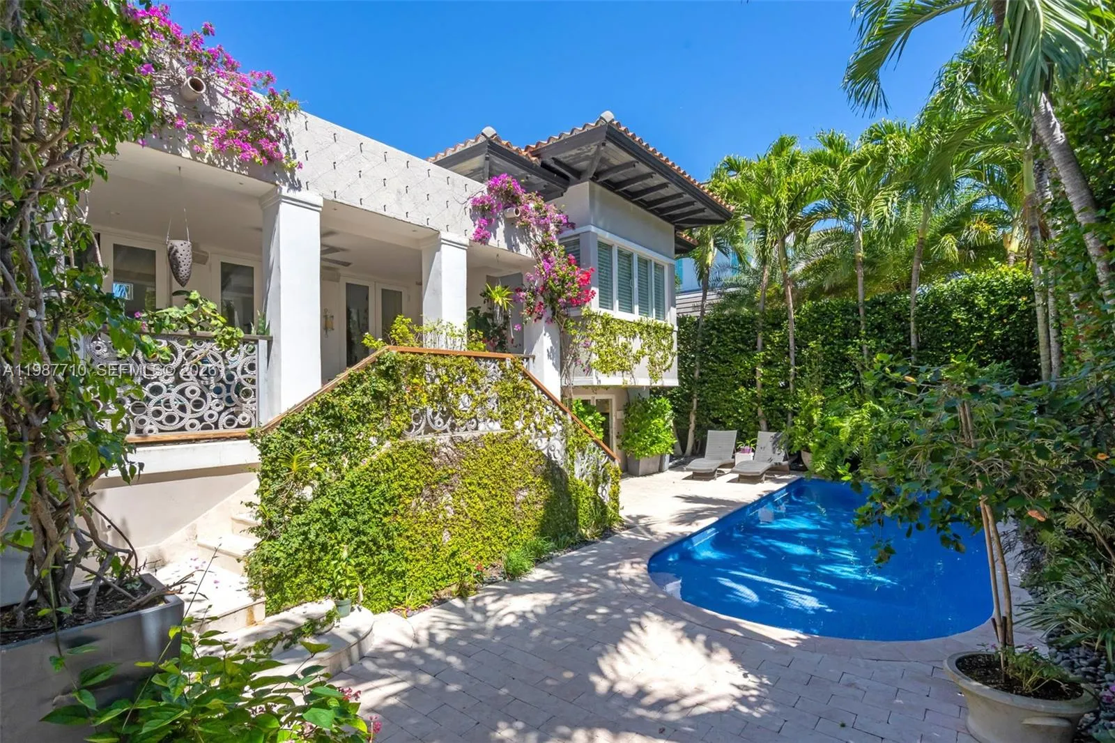 140 Hampton Ln, Key Biscayne, Florida 33149, Key Biscayne, Florida 33149, 5 Bedrooms Bedrooms, ,5 BathroomsBathrooms,Residential,For Sale,140 Hampton Ln, Key Biscayne, Florida 33149,A11987710