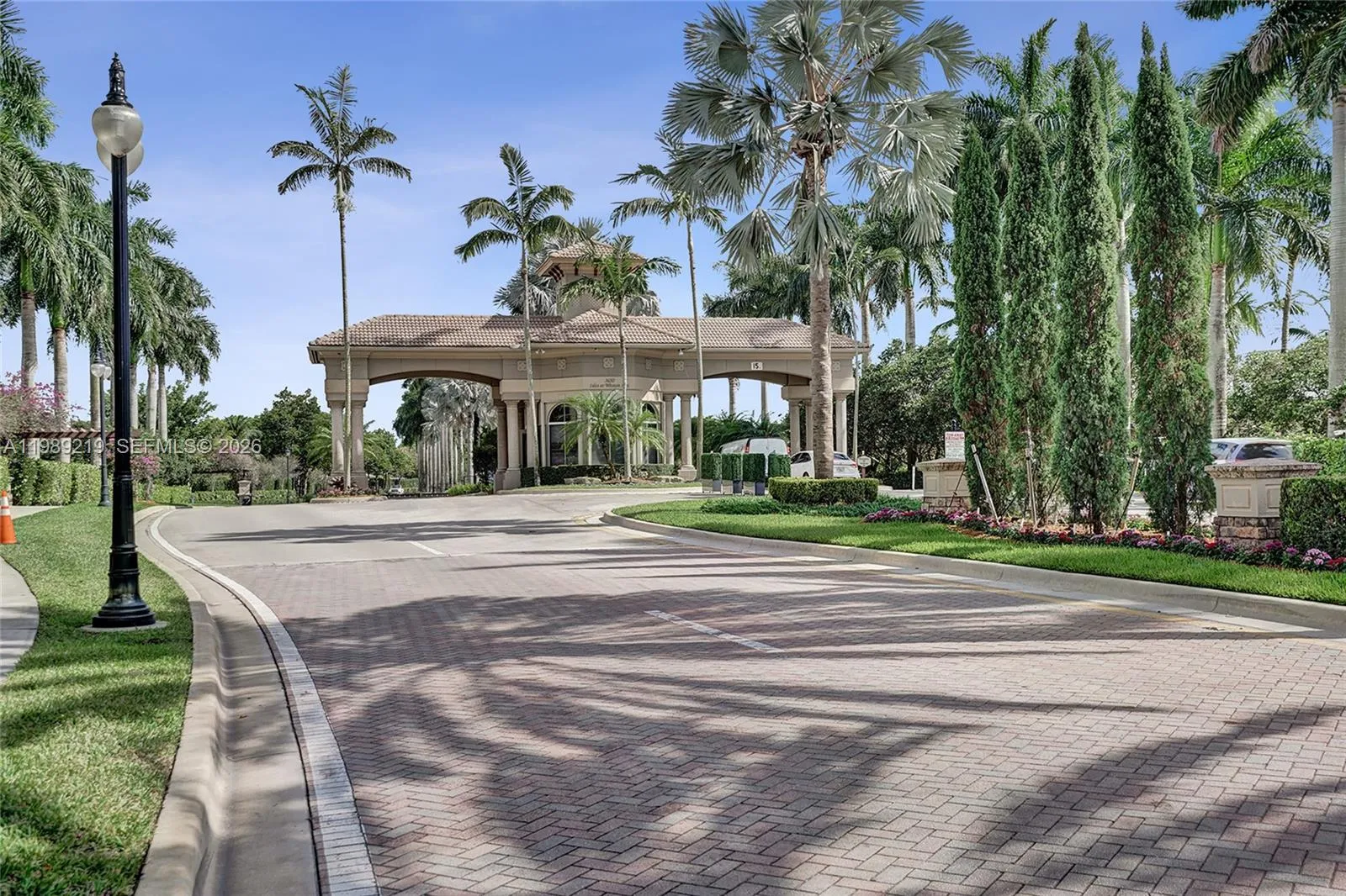 3936 Cascade Ter, Weston, Florida 33332, Weston, Florida 33332, 5 Bedrooms Bedrooms, ,4 BathroomsBathrooms,Residential,For Sale,3936 Cascade Ter, Weston, Florida 33332,A11989219