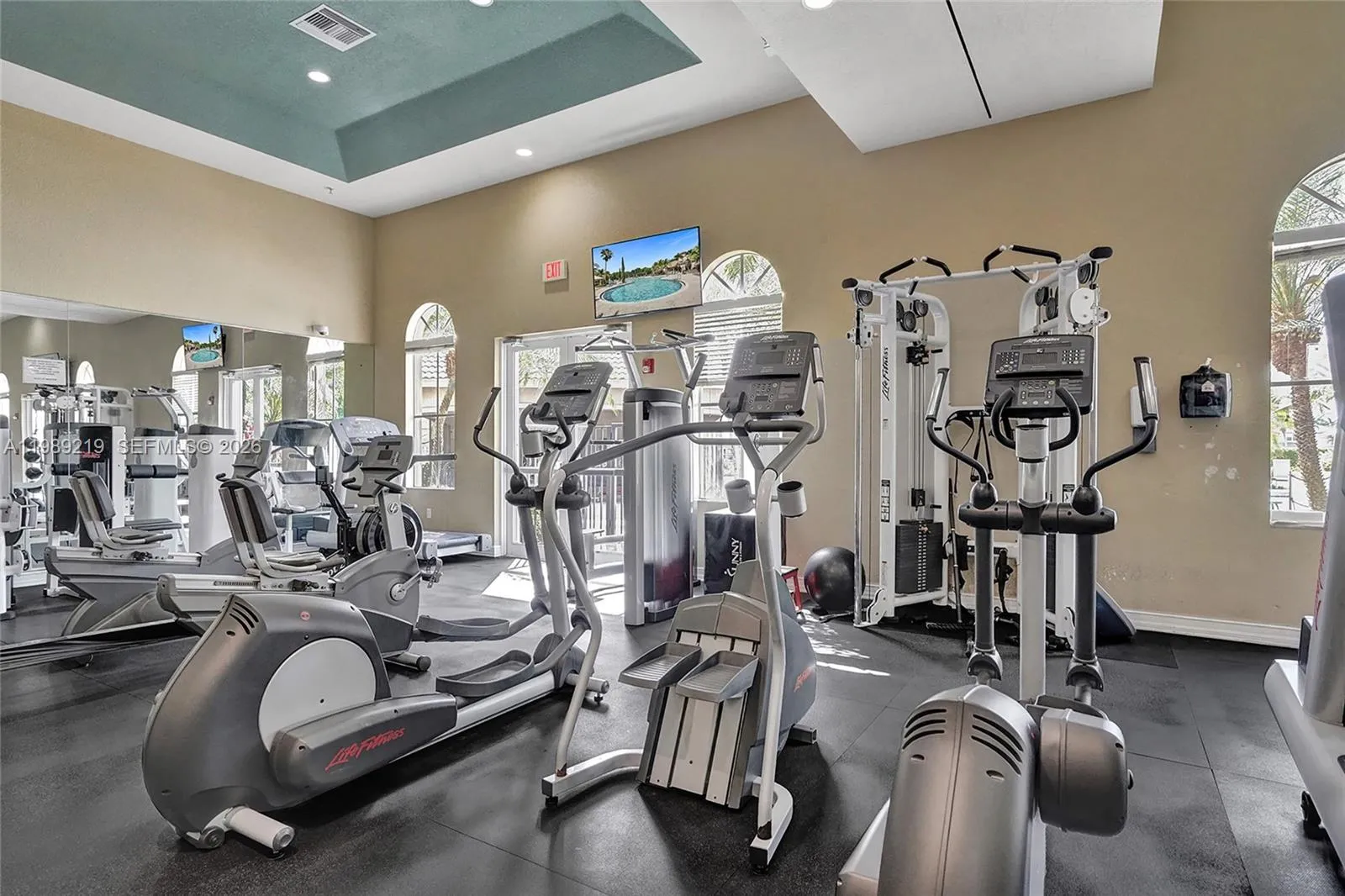 3936 Cascade Ter, Weston, Florida 33332, Weston, Florida 33332, 5 Bedrooms Bedrooms, ,4 BathroomsBathrooms,Residential,For Sale,3936 Cascade Ter, Weston, Florida 33332,A11989219