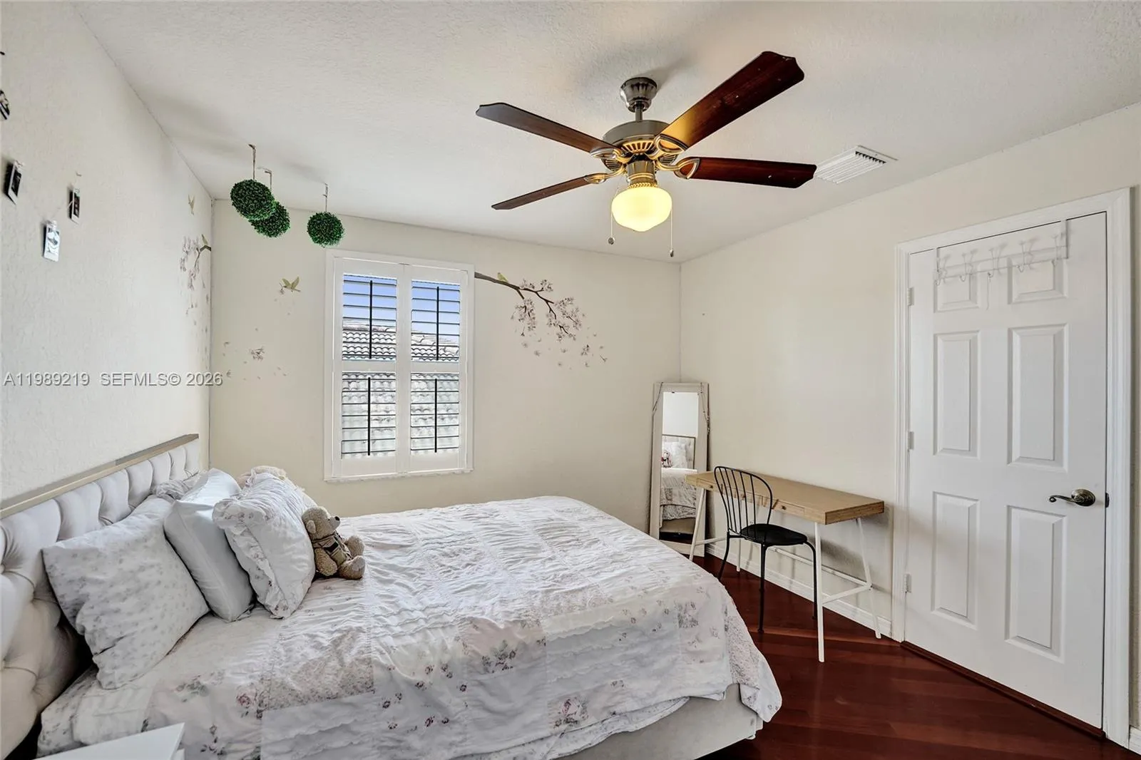 3936 Cascade Ter, Weston, Florida 33332, Weston, Florida 33332, 5 Bedrooms Bedrooms, ,4 BathroomsBathrooms,Residential,For Sale,3936 Cascade Ter, Weston, Florida 33332,A11989219