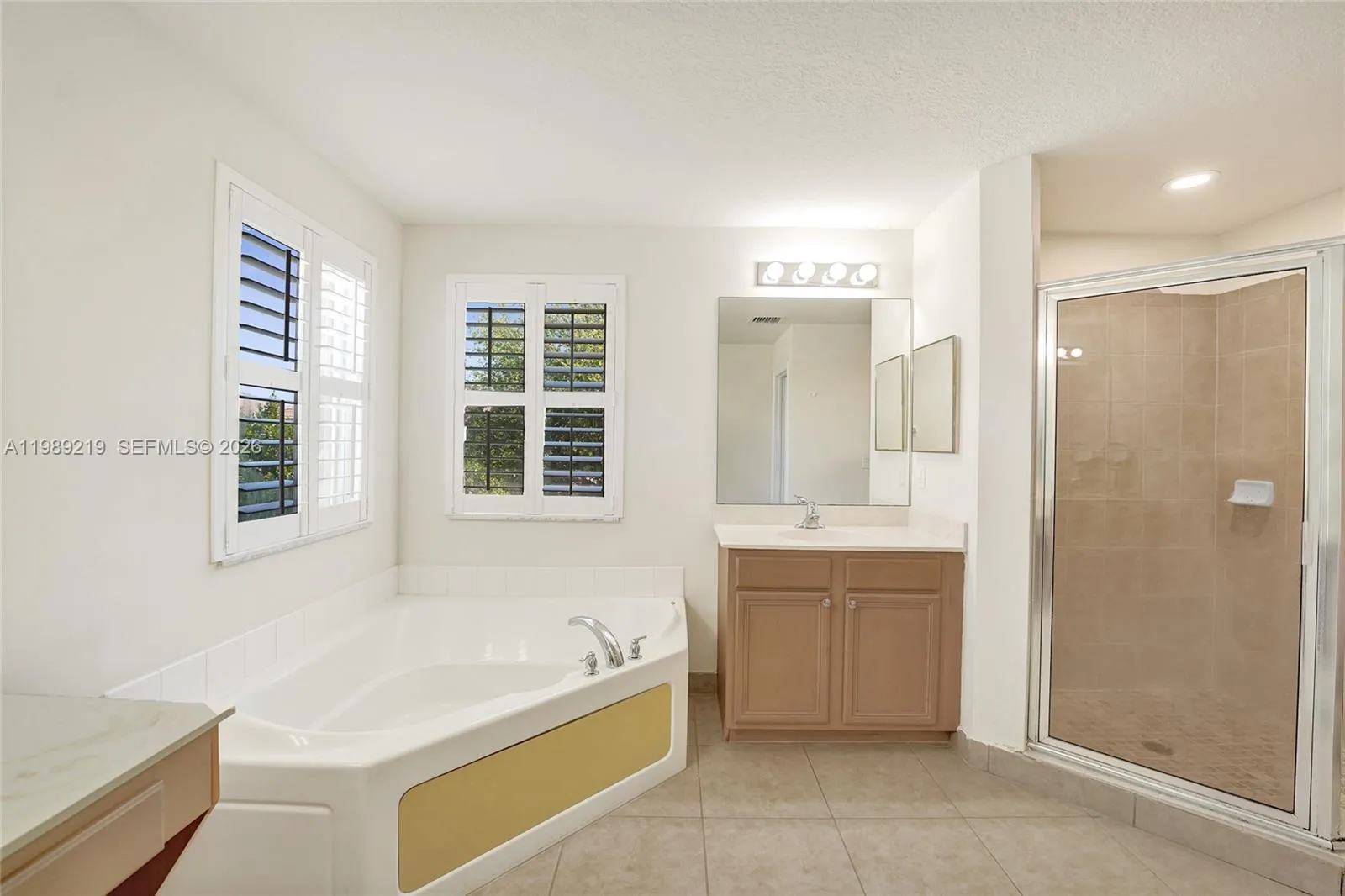 3936 Cascade Ter, Weston, Florida 33332, Weston, Florida 33332, 5 Bedrooms Bedrooms, ,4 BathroomsBathrooms,Residential,For Sale,3936 Cascade Ter, Weston, Florida 33332,A11989219