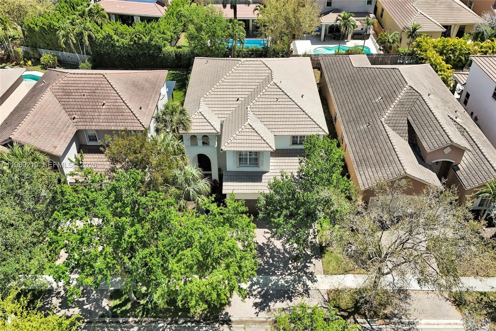 3936 Cascade Ter, Weston, Florida 33332, Weston, Florida 33332, 5 Bedrooms Bedrooms, ,4 BathroomsBathrooms,Residential,For Sale,3936 Cascade Ter, Weston, Florida 33332,A11989219