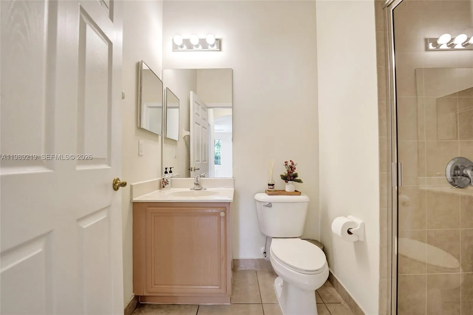 3936 Cascade Ter, Weston, Florida 33332, Weston, Florida 33332, 5 Bedrooms Bedrooms, ,4 BathroomsBathrooms,Residential,For Sale,3936 Cascade Ter, Weston, Florida 33332,A11989219