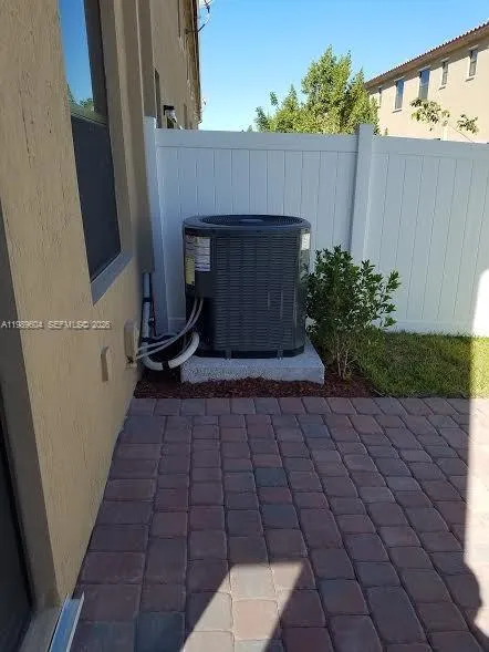 9205 W 33rd Way 9205, Hialeah, Florida 33018, Hialeah, Florida 33018, 2 Bedrooms Bedrooms, ,2 BathroomsBathrooms,Residential Lease,For Rent,9205 W 33rd Way 9205, Hialeah, Florida 33018,A11989604