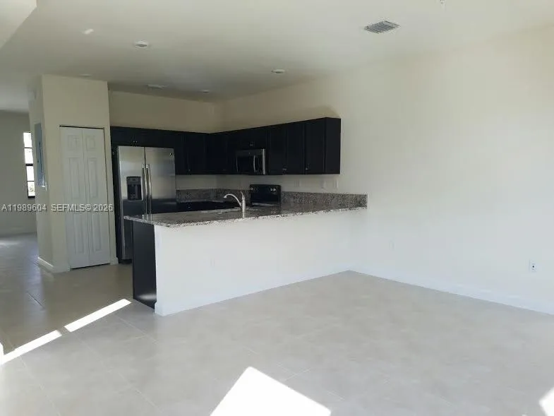 9205 W 33rd Way 9205, Hialeah, Florida 33018, Hialeah, Florida 33018, 2 Bedrooms Bedrooms, ,2 BathroomsBathrooms,Residential Lease,For Rent,9205 W 33rd Way 9205, Hialeah, Florida 33018,A11989604