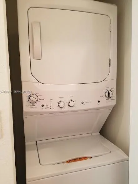 9205 W 33rd Way 9205, Hialeah, Florida 33018, Hialeah, Florida 33018, 2 Bedrooms Bedrooms, ,2 BathroomsBathrooms,Residential Lease,For Rent,9205 W 33rd Way 9205, Hialeah, Florida 33018,A11989604