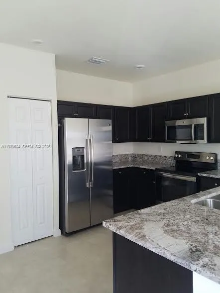 9205 W 33rd Way 9205, Hialeah, Florida 33018, Hialeah, Florida 33018, 2 Bedrooms Bedrooms, ,2 BathroomsBathrooms,Residential Lease,For Rent,9205 W 33rd Way 9205, Hialeah, Florida 33018,A11989604