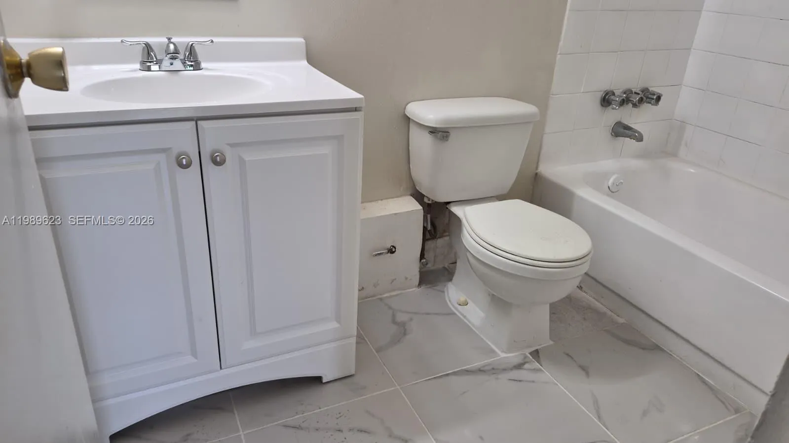 16950 W Dixie Hwy A-228 Hwy A228, North Miami Beac, North Miami Beach, Florida 33160, 1 Bedroom Bedrooms, ,1 BathroomBathrooms,Residential Lease,For Rent,16950 W Dixie Hwy A-228 Hwy A228, North Miami Beac,A11989623