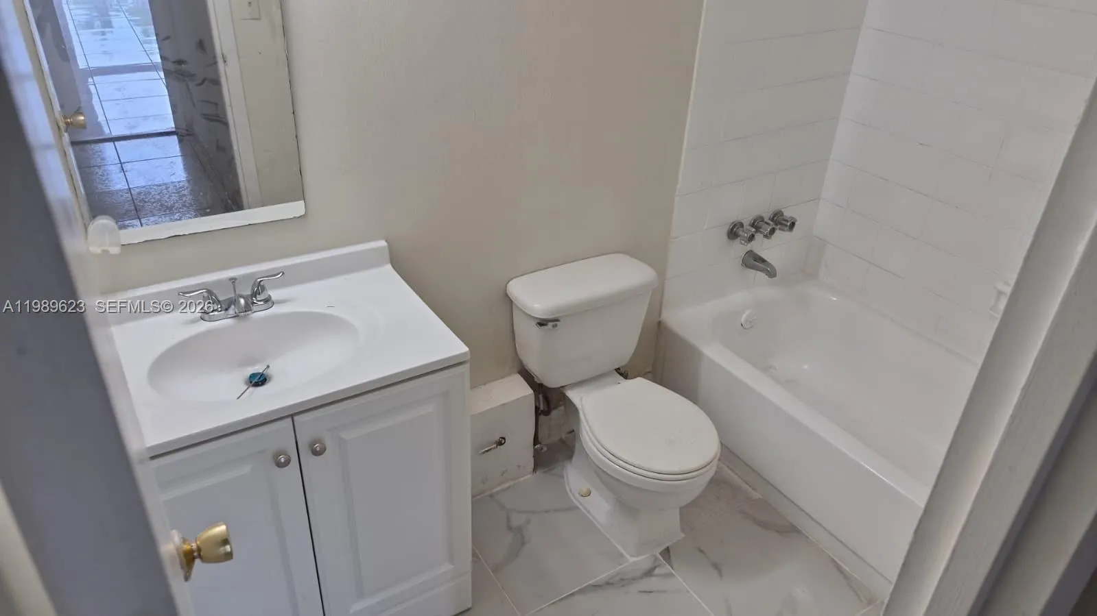 16950 W Dixie Hwy A-228 Hwy A228, North Miami Beac, North Miami Beach, Florida 33160, 1 Bedroom Bedrooms, ,1 BathroomBathrooms,Residential Lease,For Rent,16950 W Dixie Hwy A-228 Hwy A228, North Miami Beac,A11989623