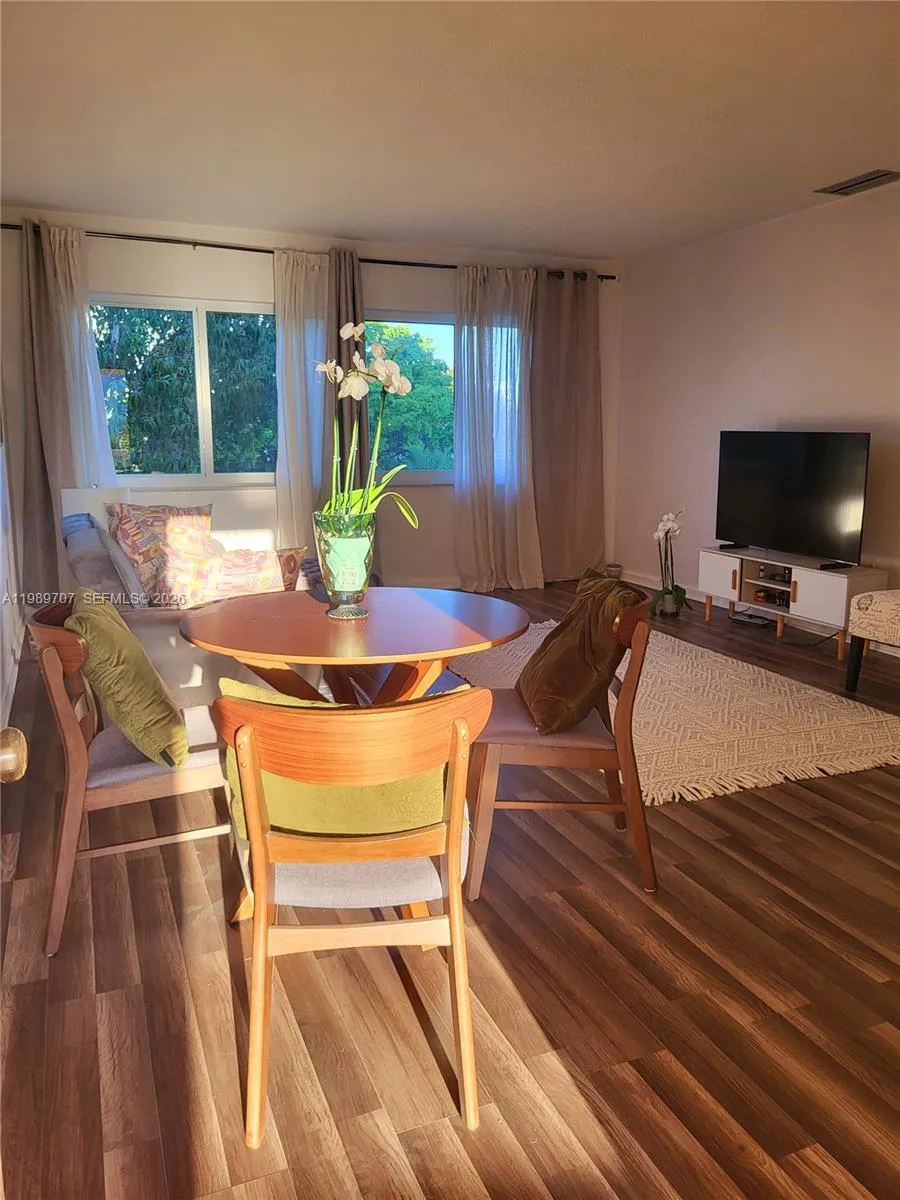 1020 94th St 302, Bay Harbor Islands, Florida 3315, Bay Harbor Islands, Florida 33154, 1 Bedroom Bedrooms, ,1 BathroomBathrooms,Residential,For Sale,1020 94th St 302, Bay Harbor Islands, Florida 3315,A11989707