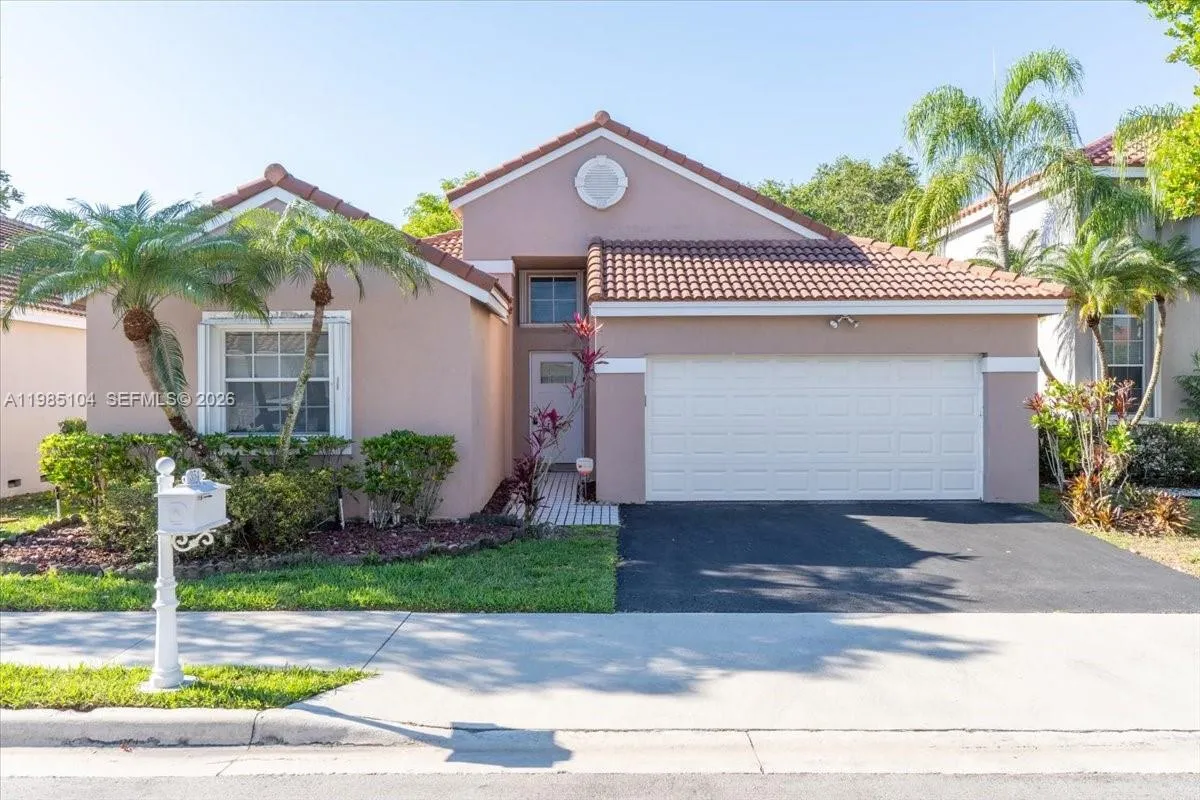 354 Bermuda Springs Dr, Weston, Florida 33326, Weston, Florida 33326, 3 Bedrooms Bedrooms, ,2 BathroomsBathrooms,Residential,For Sale,354 Bermuda Springs Dr, Weston, Florida 33326,A11985104