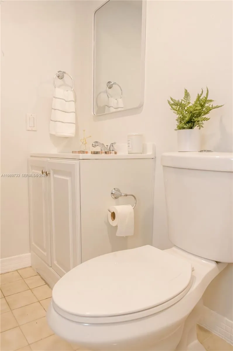 6675 W 4th Ave 203, Hialeah, Florida 33012, Hialeah, Florida 33012, 2 Bedrooms Bedrooms, ,1 BathroomBathrooms,Residential,For Sale,6675 W 4th Ave 203, Hialeah, Florida 33012,A11989733