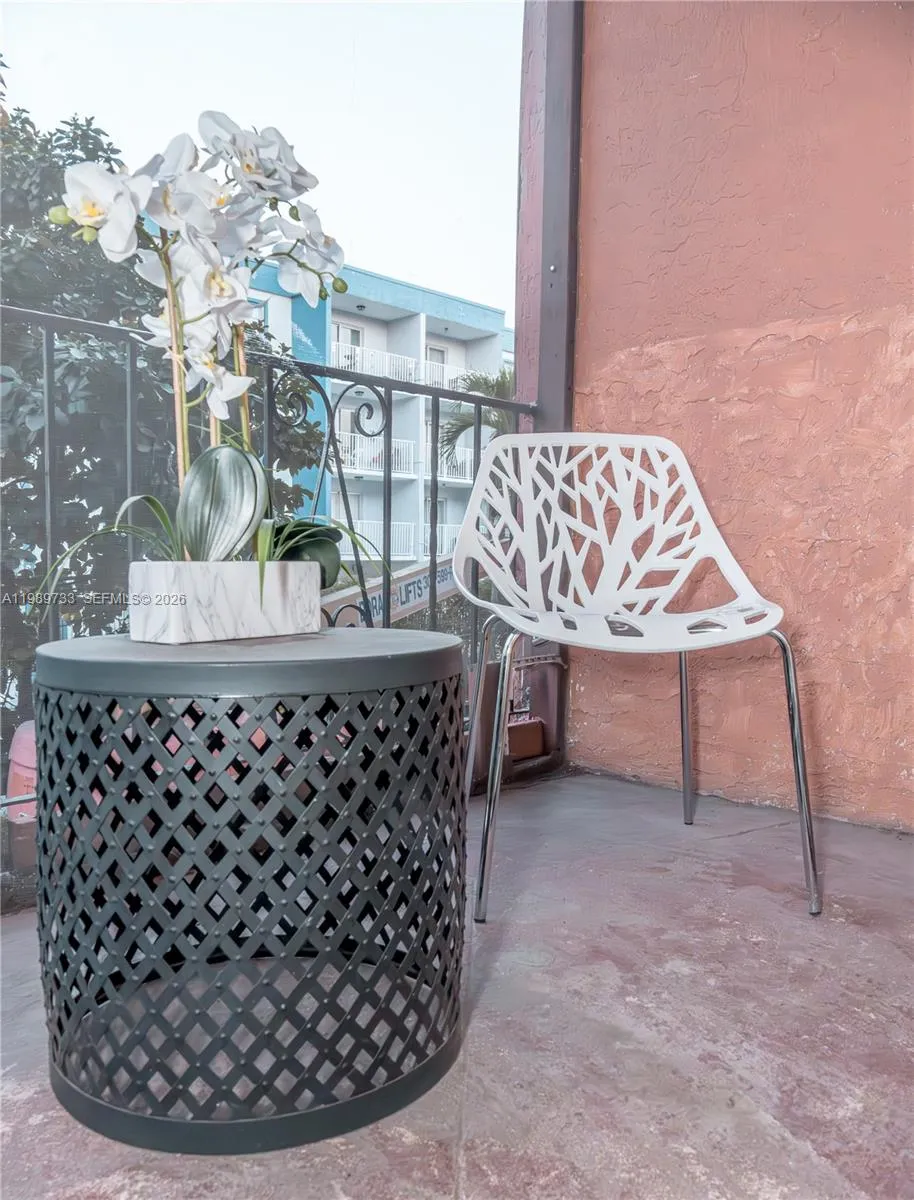 6675 W 4th Ave 203, Hialeah, Florida 33012, Hialeah, Florida 33012, 2 Bedrooms Bedrooms, ,1 BathroomBathrooms,Residential,For Sale,6675 W 4th Ave 203, Hialeah, Florida 33012,A11989733