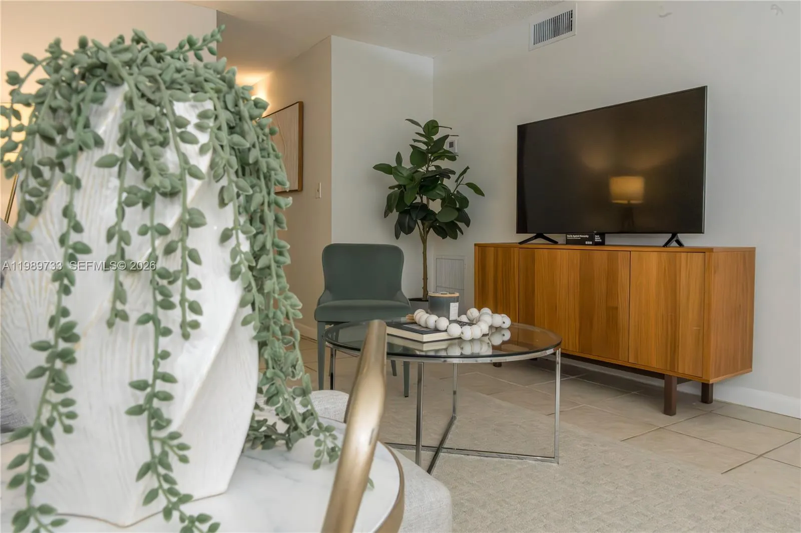 6675 W 4th Ave 203, Hialeah, Florida 33012, Hialeah, Florida 33012, 2 Bedrooms Bedrooms, ,1 BathroomBathrooms,Residential,For Sale,6675 W 4th Ave 203, Hialeah, Florida 33012,A11989733