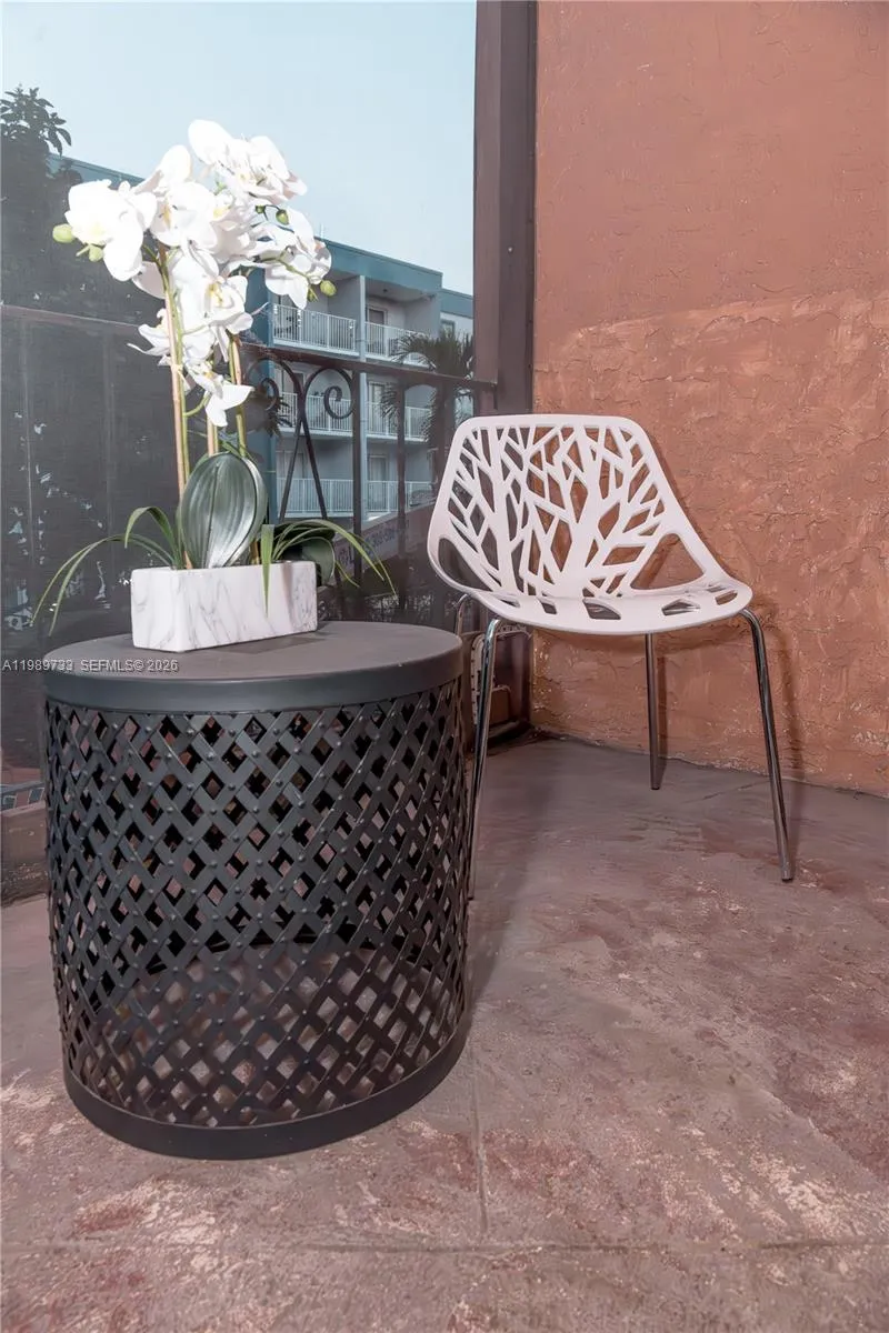 6675 W 4th Ave 203, Hialeah, Florida 33012, Hialeah, Florida 33012, 2 Bedrooms Bedrooms, ,1 BathroomBathrooms,Residential,For Sale,6675 W 4th Ave 203, Hialeah, Florida 33012,A11989733