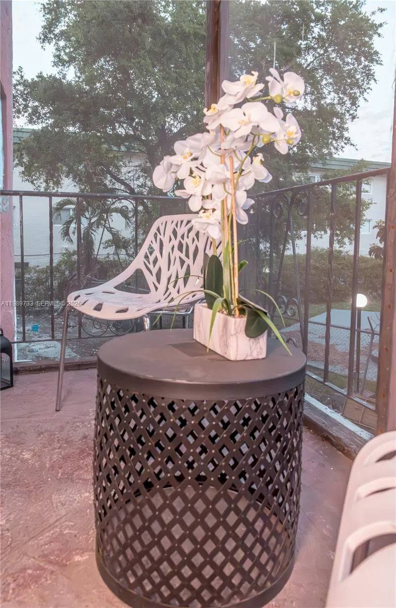 6675 W 4th Ave 203, Hialeah, Florida 33012, Hialeah, Florida 33012, 2 Bedrooms Bedrooms, ,1 BathroomBathrooms,Residential,For Sale,6675 W 4th Ave 203, Hialeah, Florida 33012,A11989733