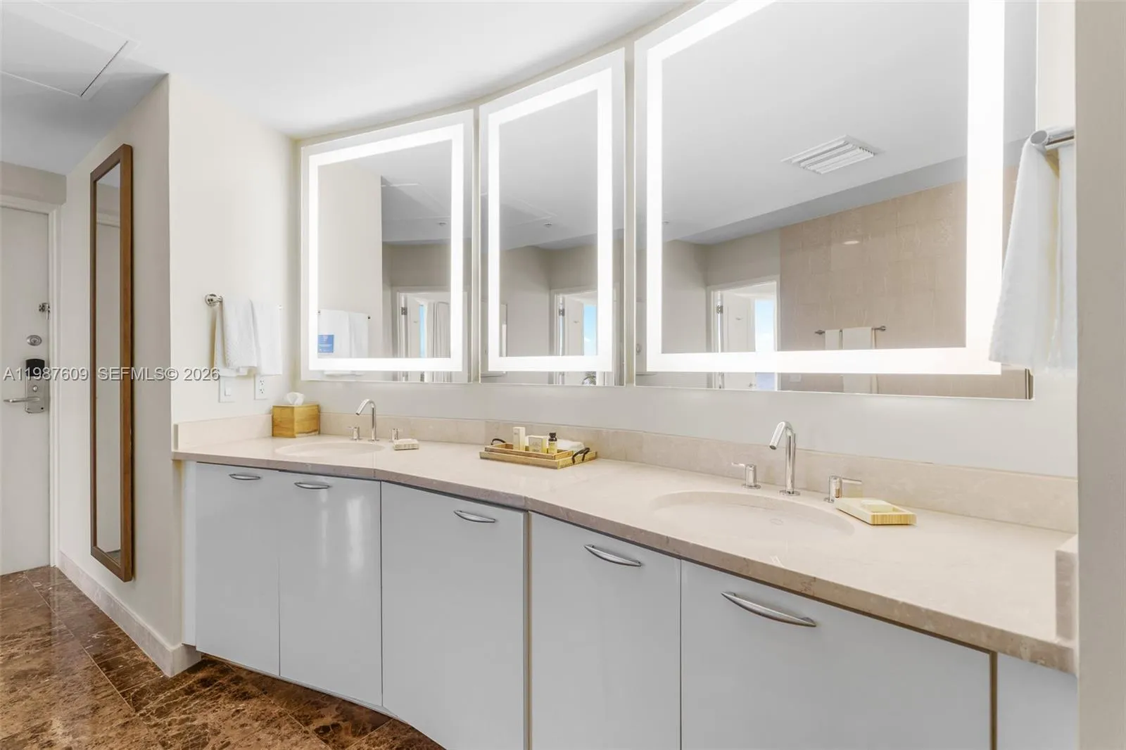 505 N Fort Lauderdale Beach Blvd 224, Fort Lauderd, Fort Lauderdale, Florida 33304, 3 Bedrooms Bedrooms, ,3 BathroomsBathrooms,Residential,For Sale,505 N Fort Lauderdale Beach Blvd 224, Fort Lauderd,A11987609