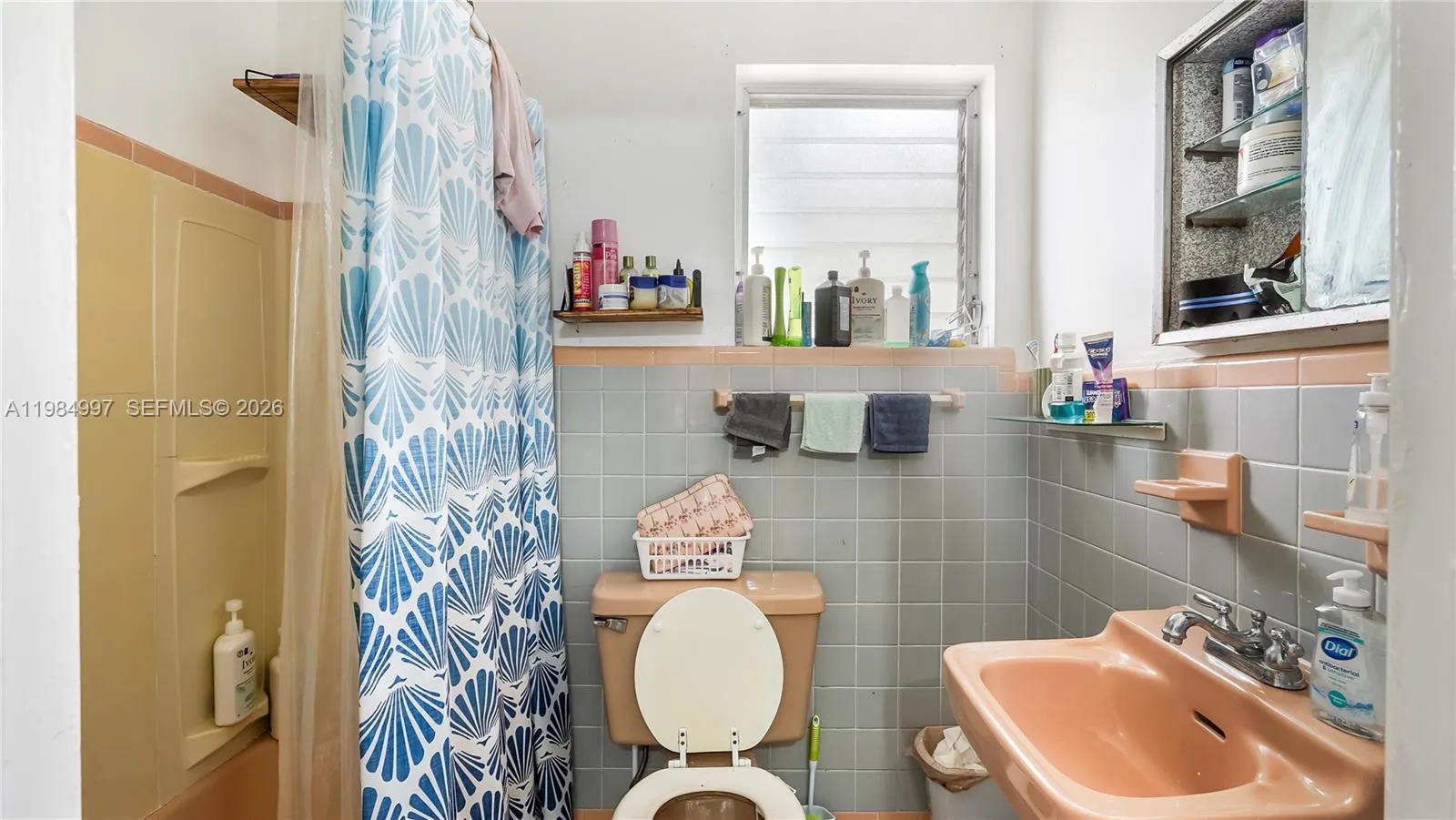 898 Ne 39th St, Oakland Park, Florida 33334, Oakland Park, Florida 33334, ,Residential Income,For Sale,898 Ne 39th St, Oakland Park, Florida 33334,A11984997